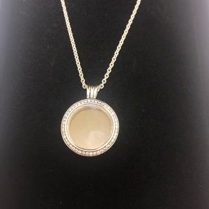 SPARKLING PANDORA necklace. NEW! Never been used.